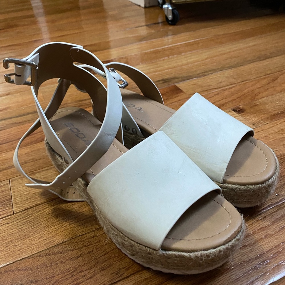 Sandals - Picture 2 of 5